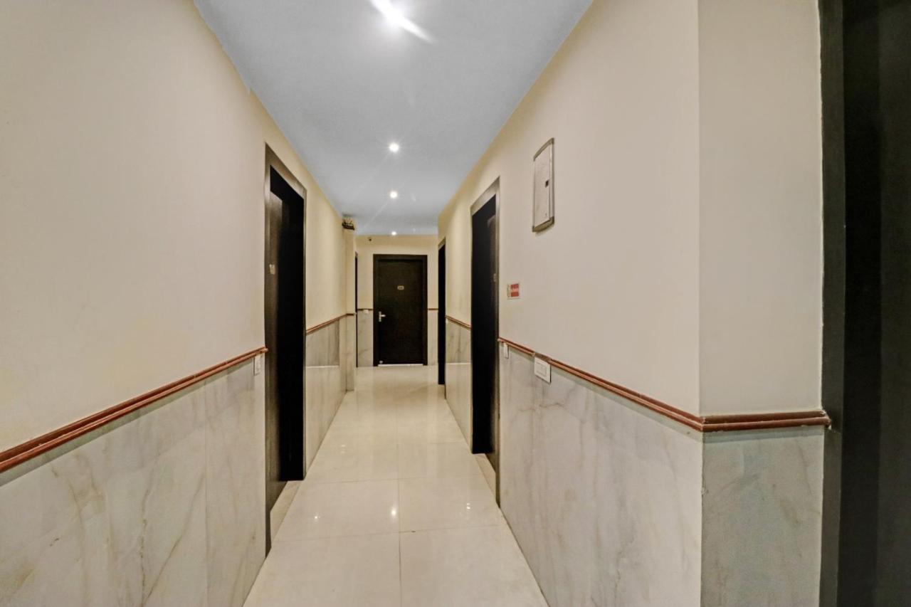 Oyo 23368 Boutique Hotel Paragon Neu-Delhi Exterior foto
