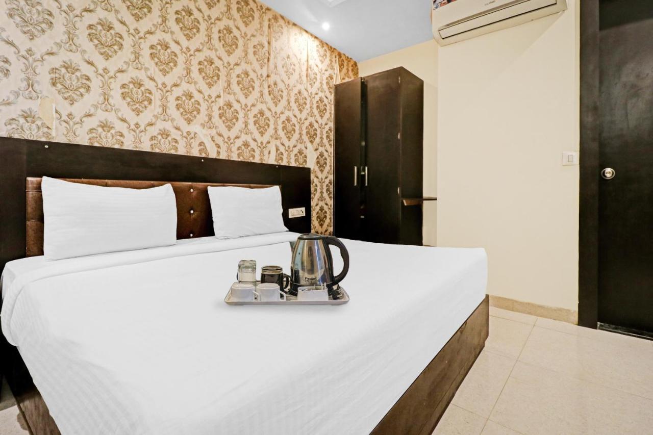 Oyo 23368 Boutique Hotel Paragon Neu-Delhi Exterior foto