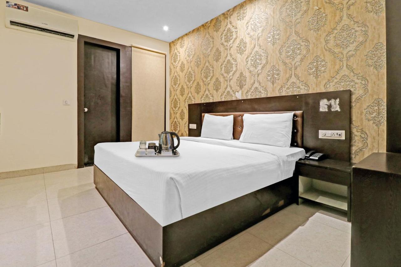Oyo 23368 Boutique Hotel Paragon Neu-Delhi Exterior foto