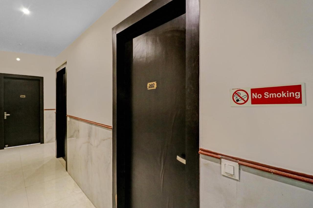 Oyo 23368 Boutique Hotel Paragon Neu-Delhi Exterior foto