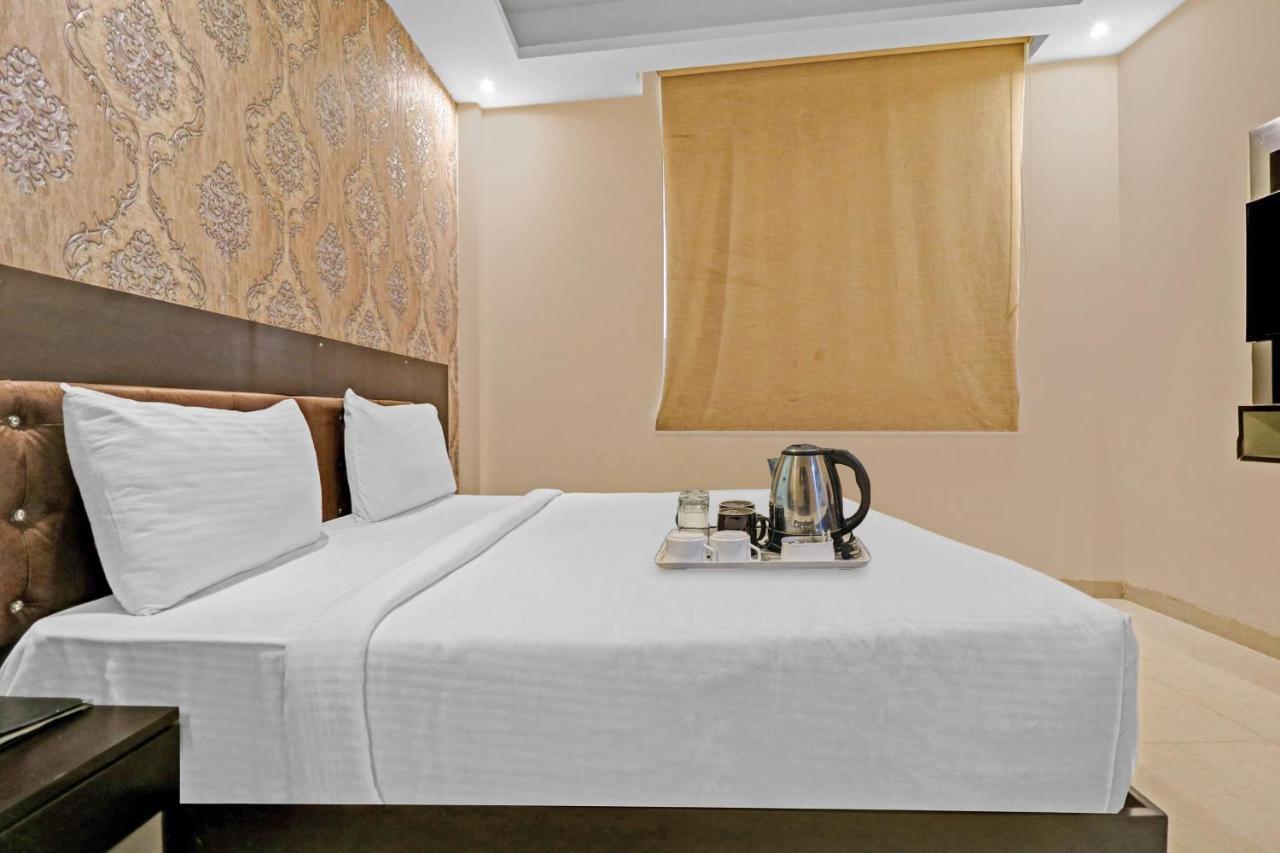 Oyo 23368 Boutique Hotel Paragon Neu-Delhi Exterior foto