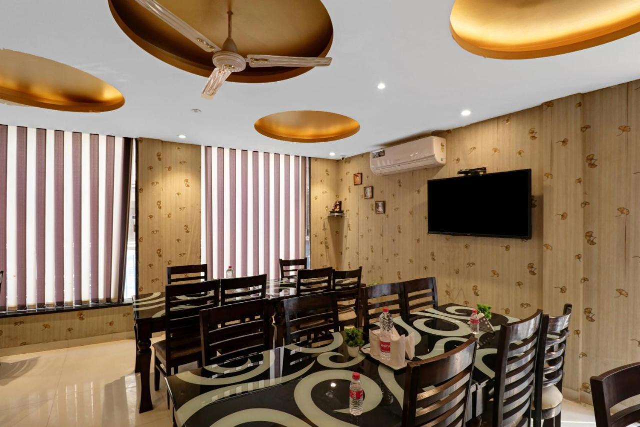 Oyo 23368 Boutique Hotel Paragon Neu-Delhi Exterior foto
