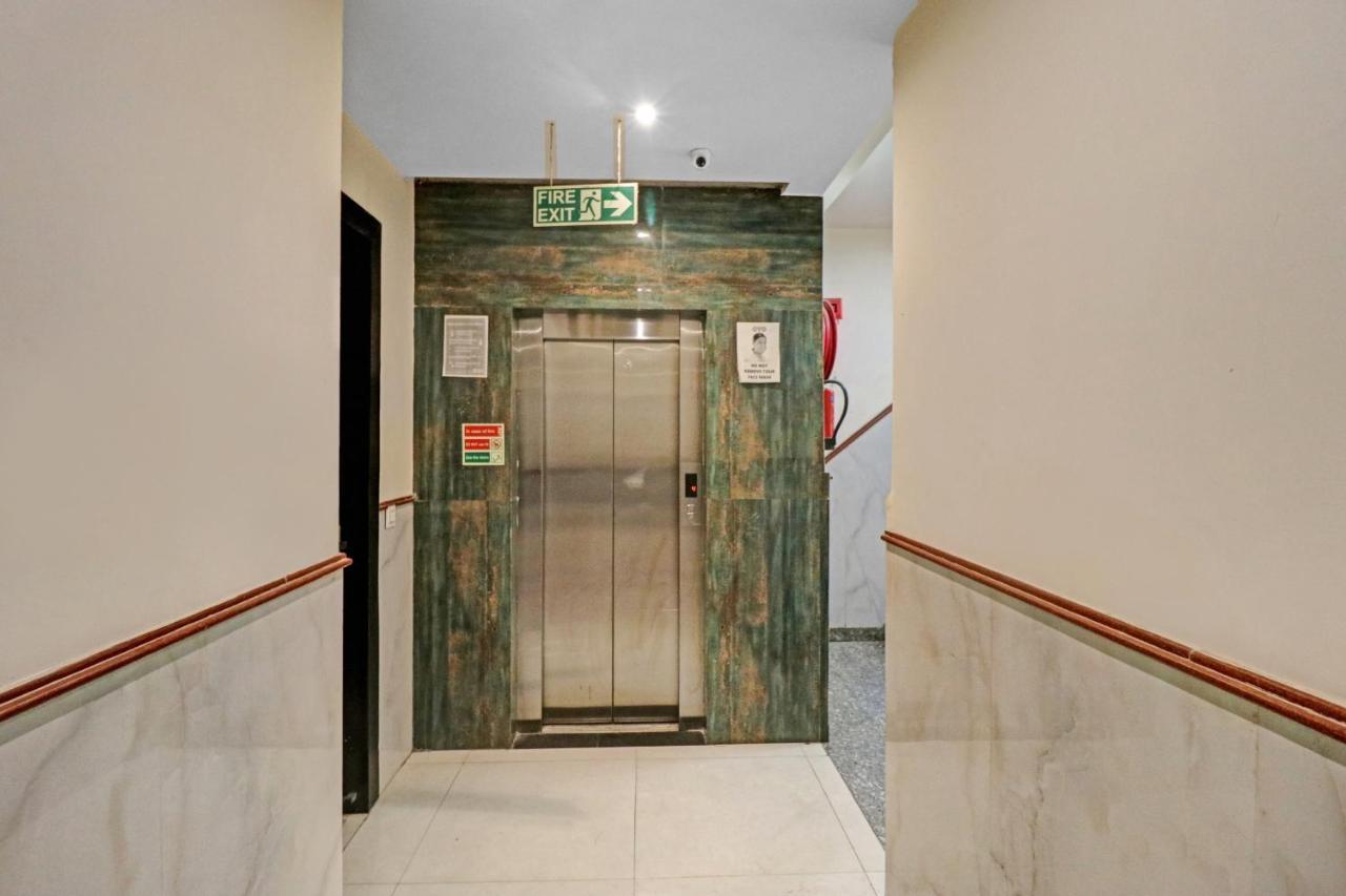 Oyo 23368 Boutique Hotel Paragon Neu-Delhi Exterior foto