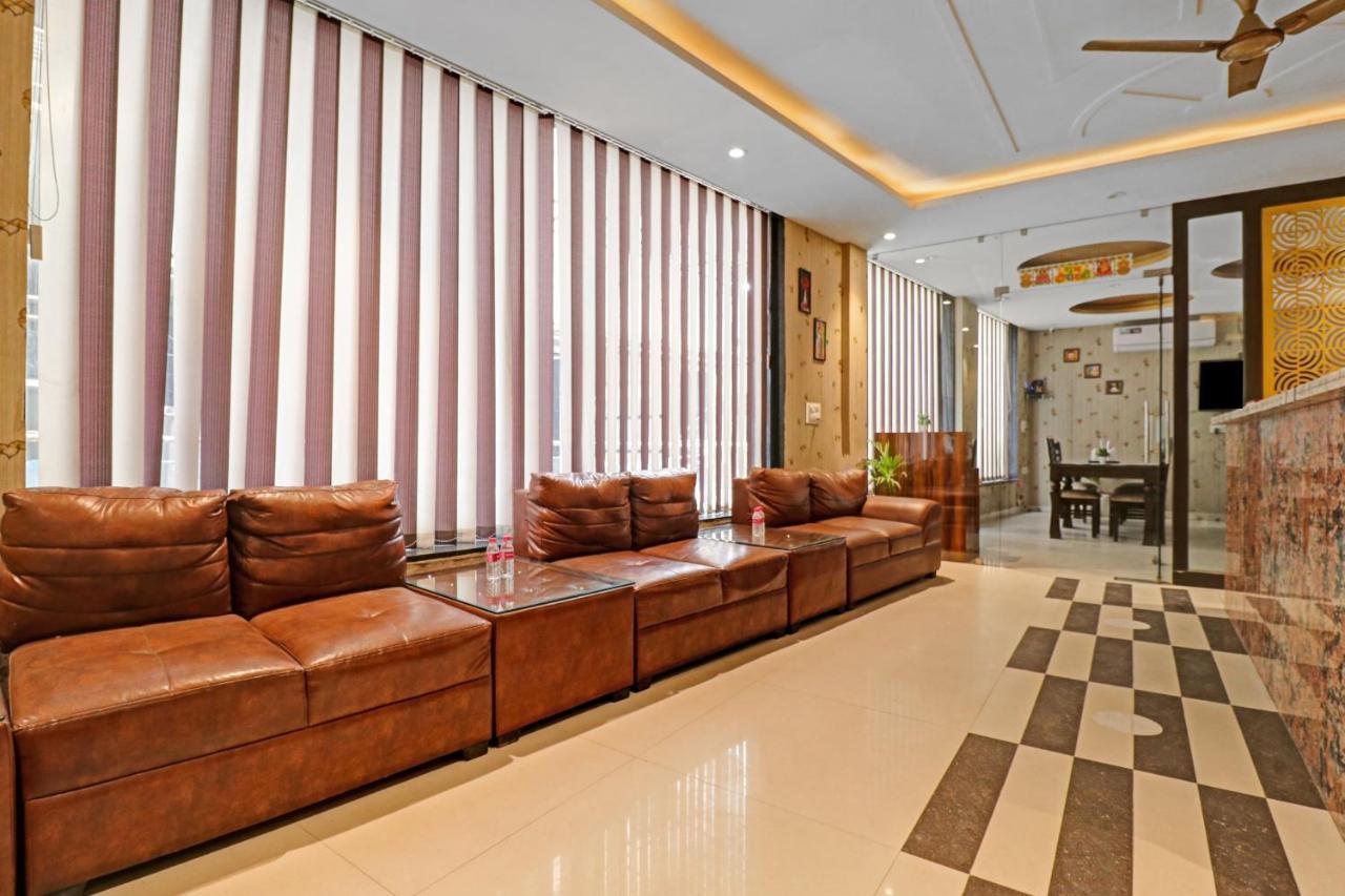 Oyo 23368 Boutique Hotel Paragon Neu-Delhi Exterior foto