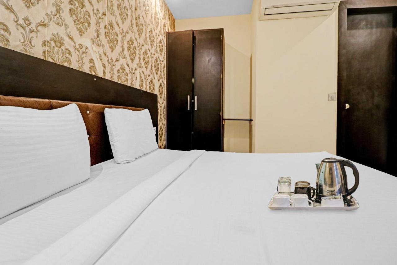 Oyo 23368 Boutique Hotel Paragon Neu-Delhi Exterior foto