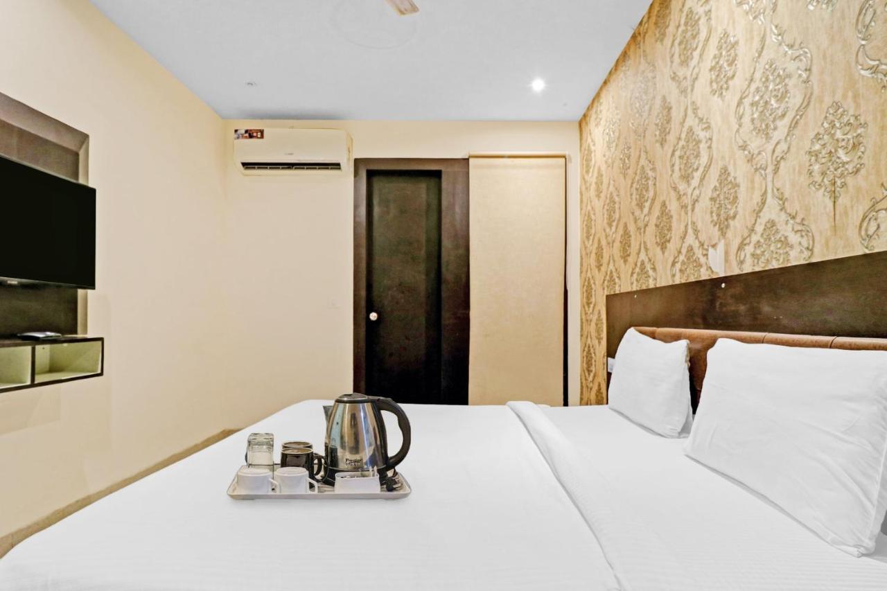 Oyo 23368 Boutique Hotel Paragon Neu-Delhi Exterior foto
