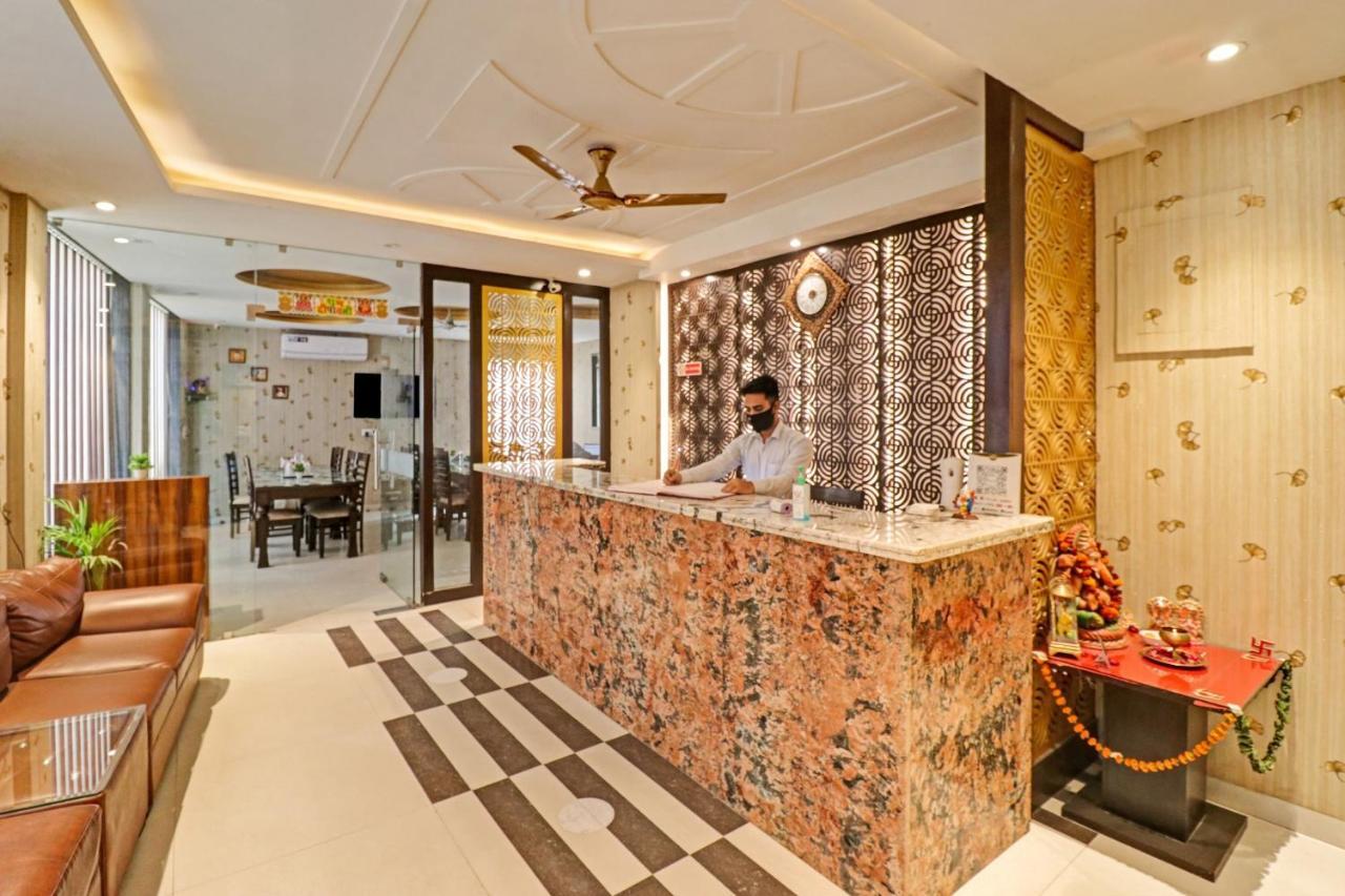 Oyo 23368 Boutique Hotel Paragon Neu-Delhi Exterior foto